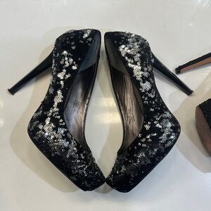 Sequin Heels BcbgMaxAzria Elegant Black Sivler Sequin Heels BCBGMAXAZRIA 6.5